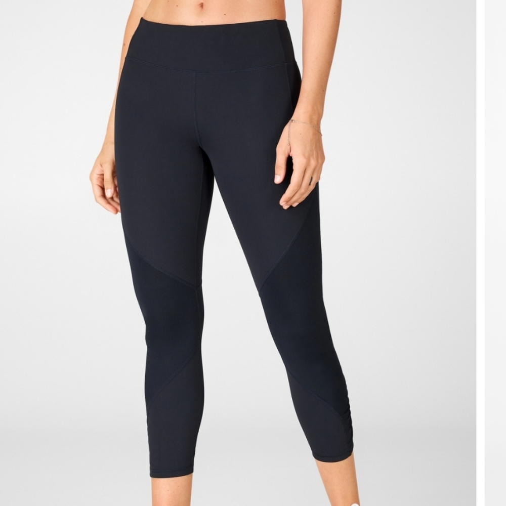 Fabletics PureLuxe Mid Rise Ruched 7/8 Legging - Picture 4 of 7